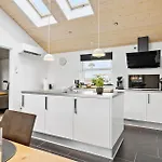 بيت للعطل 3 Bedroom Beautiful In Tarm