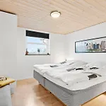 3 Bedroom Beautiful In بيت للعطل Tarm