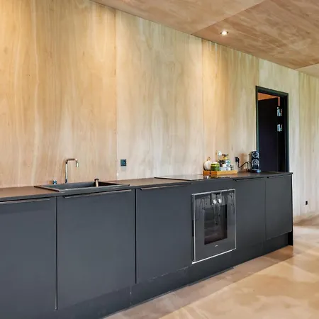 3 Bedroom Beautiful In Holiday home
