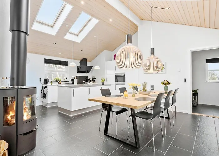 3 Bedroom Beautiful In Tarm